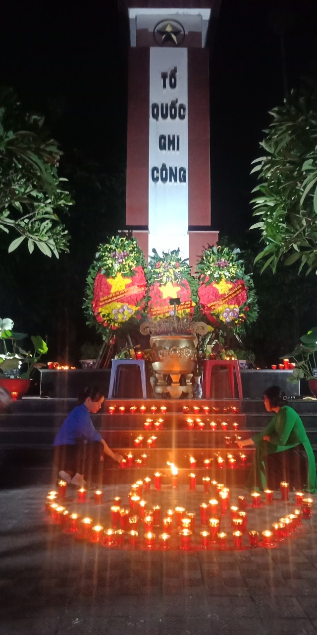 Thắp nến Tri ân các anh hùng Liệt sỹ
