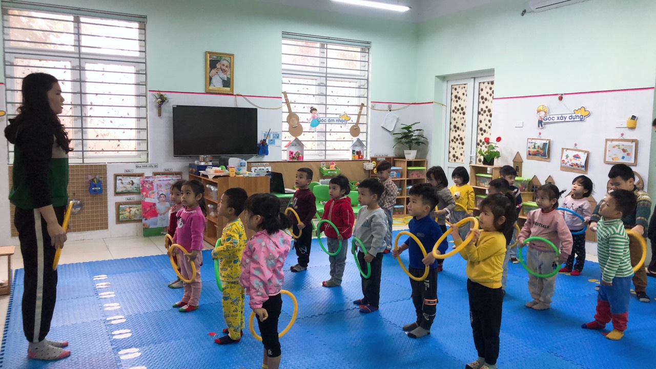 Giờ học hoạt động phát triển thể chất lớp C1
